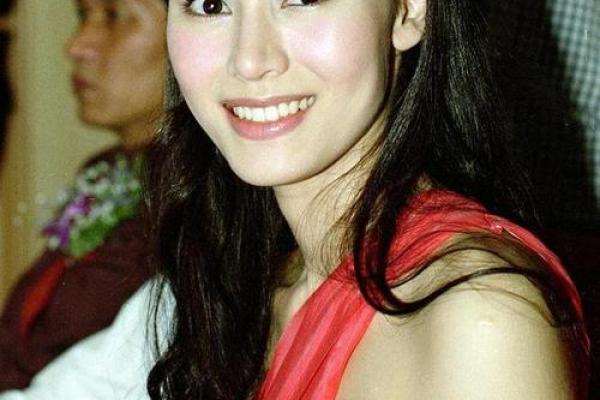 李嘉欣紫薇斗数