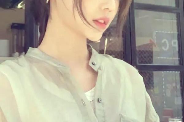 八字眉的女人面相命运事业发展如何