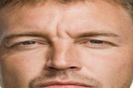 印堂八字纹的男人财运好吗