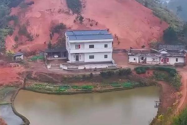 房子后面挖土风水影响