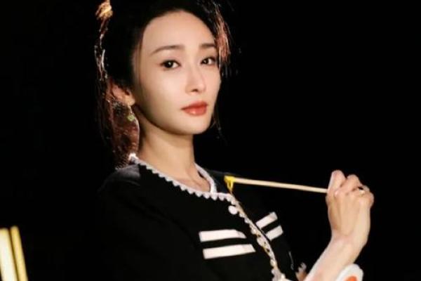 陈楚生与老婆牵手逛街上热搜，紫微斗数如何断你的爱情甜蜜度？