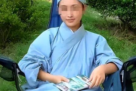 能不能信大街上算命的女人