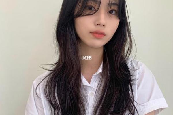 都说八字刘海特别好看，还真是这样，众刘海表示甘拜下风